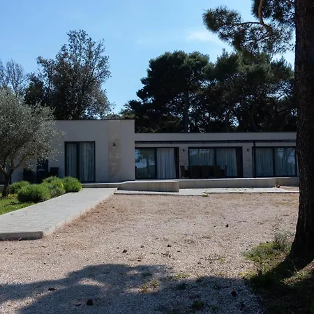 House Al Ponte بيت للعطل روفينج